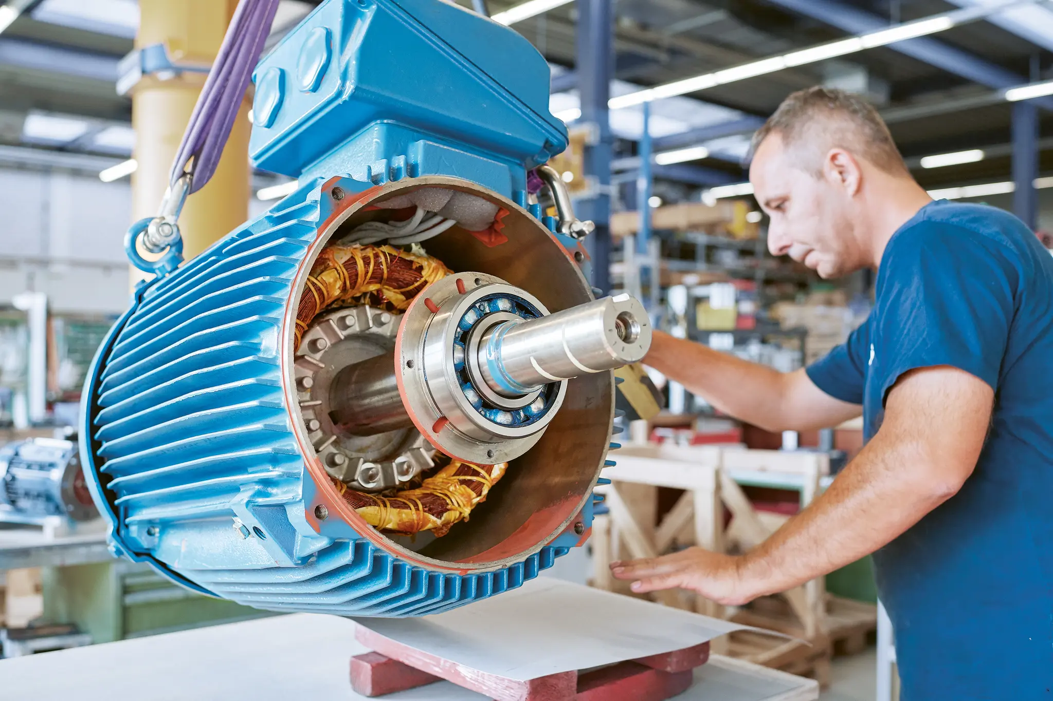 <i>Cơ Điện Tử</i>