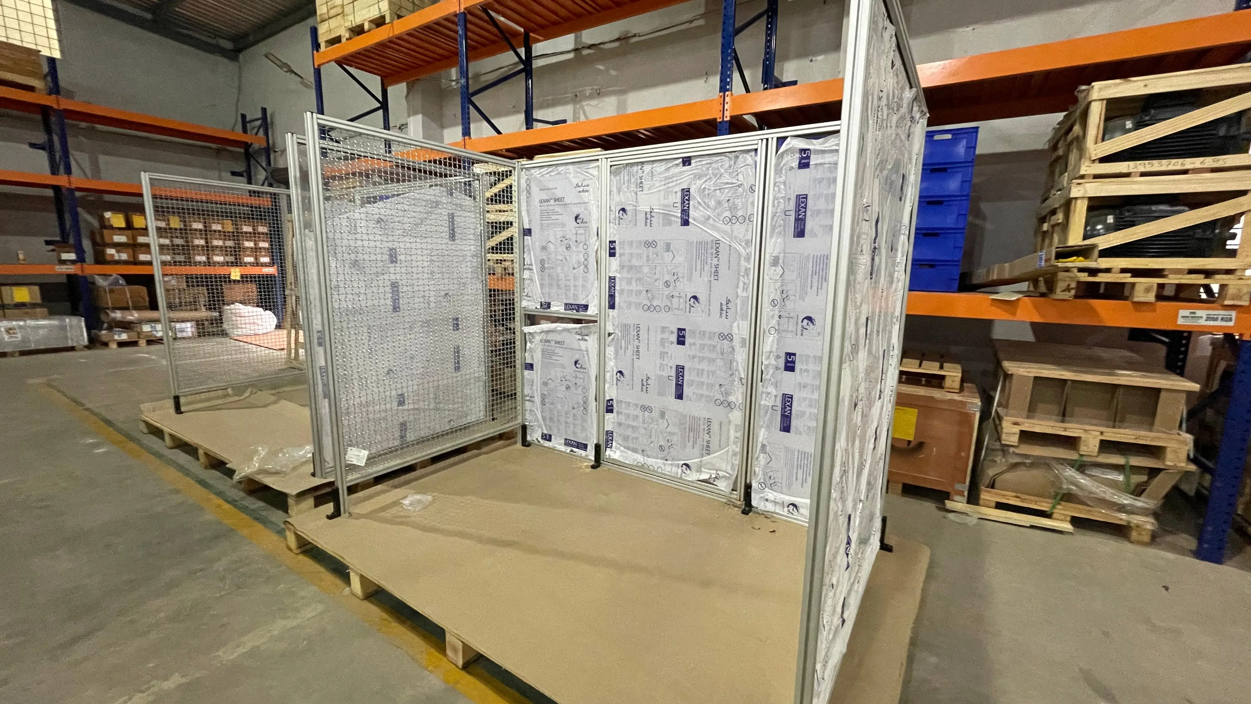 Modular Enclosures & Guard Systems from item | BIBUS India